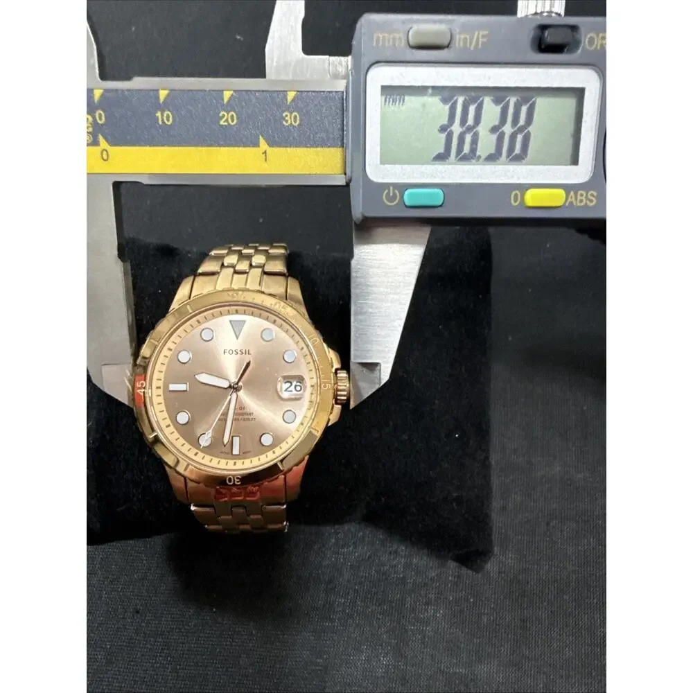 Fossil women’s es